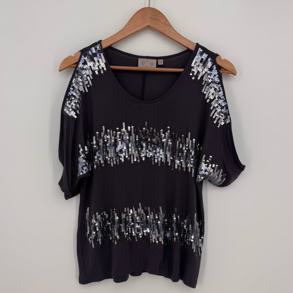 Dantelle Cold Shoulder‎ Sequin Top Gray Size Small
